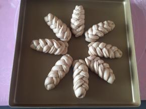 以花样放入烤盘