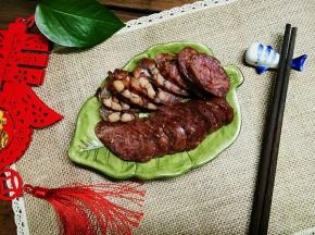 下酒很棒啊，两种肉馅两种口感，肉块的可以吃到肉块很过瘾，但是肉丝的会特别入味。