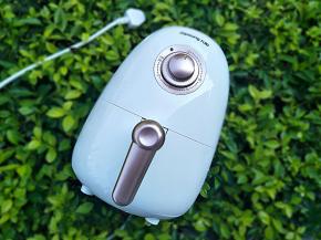 看我的空气炸锅怎么样，颜值爆棚吧，炸之前先预热下炸锅5分钟