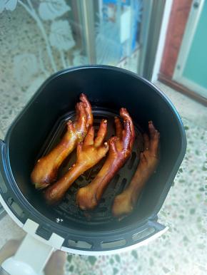 来个近照，是不是很诱人啊，想吃么？拿出来摆盘撒些孜然粉就搞定了