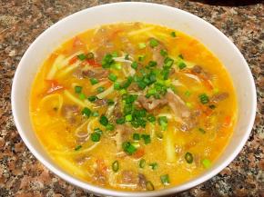 盛入碗中加入葱花即可食用啦！