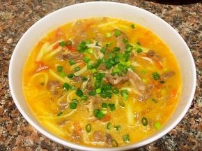 盛入碗中加入葱花即可食用啦！