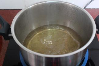 花茶再次煮沸；