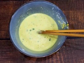 一直搅拌到无颗粒状态