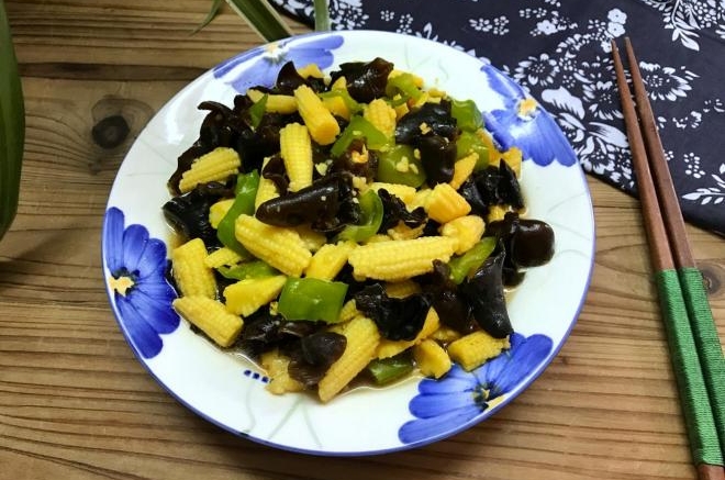 黑木耳炒玉米笋