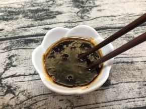 调料混匀备用