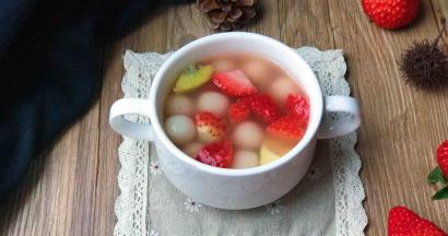 小元子滑滑糯糯，水果的酸甜鲜美……