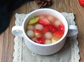 小元子滑滑糯糯，水果的酸甜鲜美……