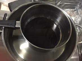 红糖水煮后只剩余146g，晾凉备用