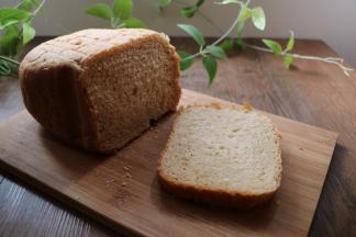 面包放凉至体温差不多温度即可放入密封袋中储存