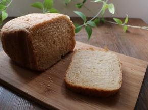 面包放凉至体温差不多温度即可放入密封袋中储存