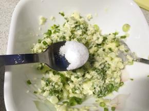 半小匙的细盐。