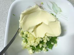 来大概两汤匙的黄油。