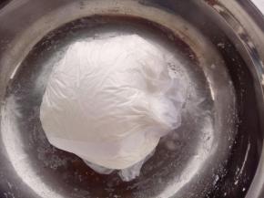 装保鲜袋里防止干