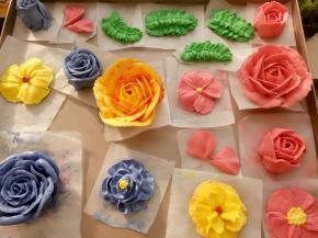 到了自由发挥的时候了，哈！（挤不好没关系，这个可以反复的挤。。。无限次，挤到崩溃）挤好之后放冰箱冷藏备用。