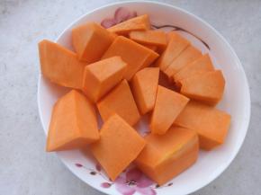 南瓜去皮切小块