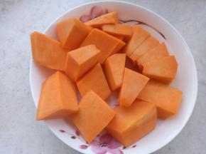 南瓜去皮切小块