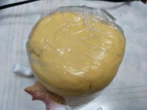 保鲜膜包好，放到冰箱冷藏1小时。