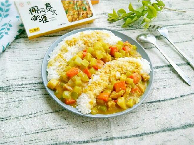 咖喱鱼扣饭