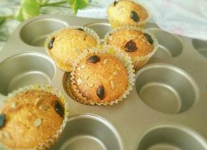 放到烤箱上管150度下管140度，烤25分钟。