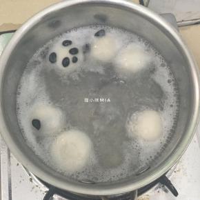 做好的汤圆可以直接煮，也可以放入冷冻。