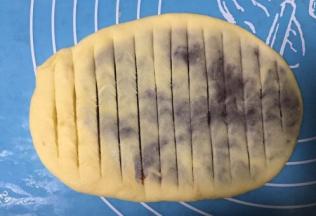 用切到切出竖条纹注意不要切穿