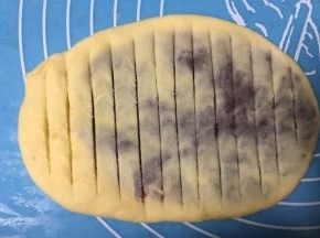 用切到切出竖条纹注意不要切穿