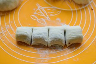 中间切三下，不要切断