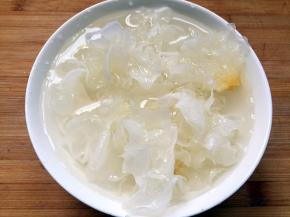 银耳提前3小时水泡发