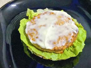 涂上一层蛋黄酱。