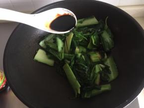 再半勺老抽上色