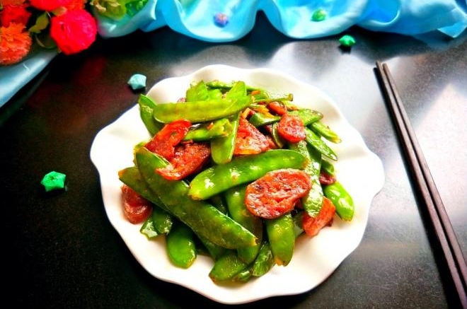 荷兰豆炒腊肠