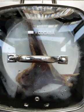 锅中水烧开，入锅蒸一小时。