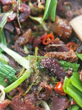 翻炒均匀，即可盛盘。