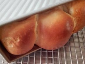 到时取出，倒出面包，彻底放凉即可