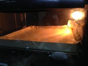 入预热好的烤箱，中层，20-25分钟