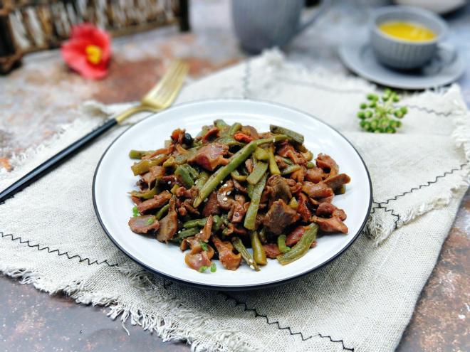 苔干炒鸭胗