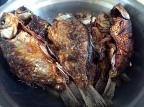 炸透捞出沥干油分