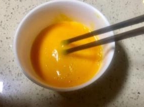 将鸡蛋打散