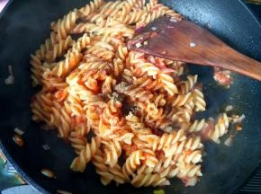 放鸡精，胡椒粉，胡椒粉可以多放一点。