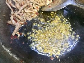 肉丝推一边