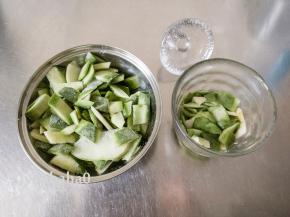 萝卜皮的分量比较少的话，可以用一夜渍的小罐子，非常方便