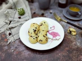 戴上隔热手套，取出烤盘，放在烤网上晾凉。