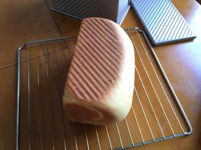 出炉放在烤网上晾凉