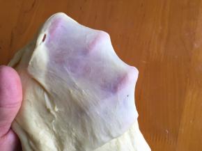 直到揉出手套膜即可