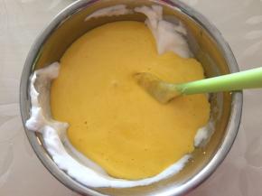 再倒回蛋白盆中继续搅拌均匀