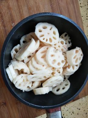 放入清水里清洗一下