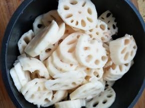 放入清水里清洗一下