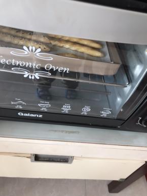 送入烤箱中层170度上下火20分钟即可！