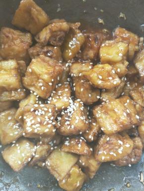 关火，潇洒的撒上白芝麻。